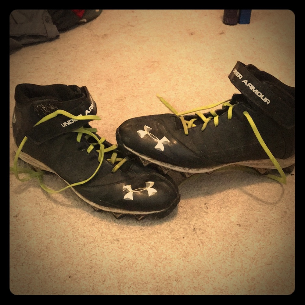 Size 13 under armor football cleats